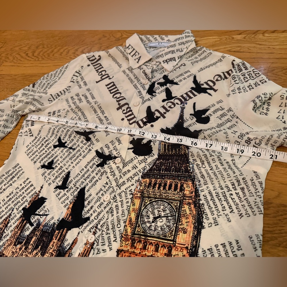 NWOT London Newspaper Print Blouse size L - Picture 11 of 14